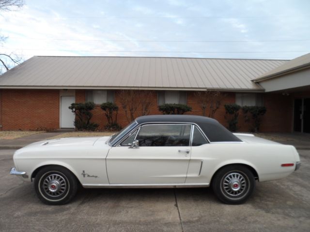 1968 Ford Mustang Dark Red Interior - photo 12