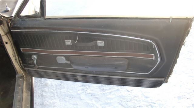 1968 Ford Mustang Deluxe Interior - photo 7