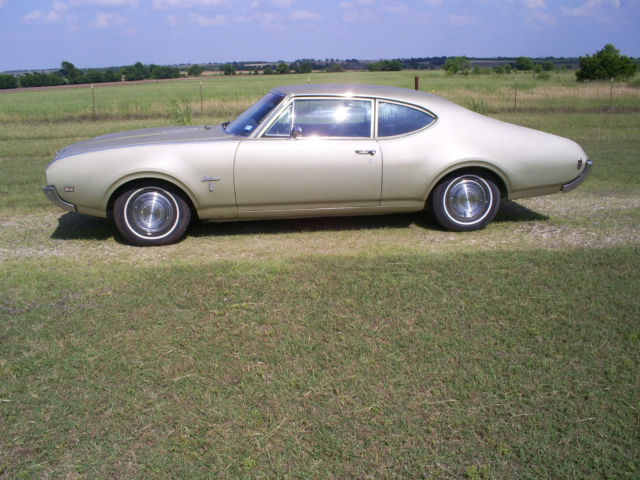 1968 OLDS CUTLASS-S POST COUPE 1968 Oldsmobile Cutlass post coupe