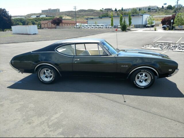 1968 Oldsmobile 442 Holiday Coupe - photo 4
