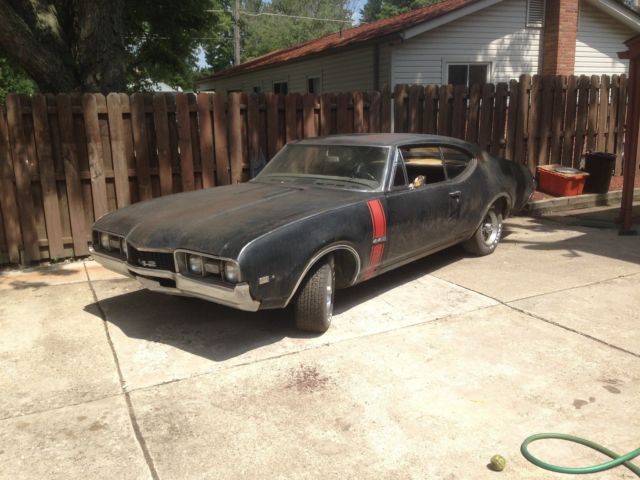 1968 Oldsmobile 442 black on black 1968 Oldsmobile 442