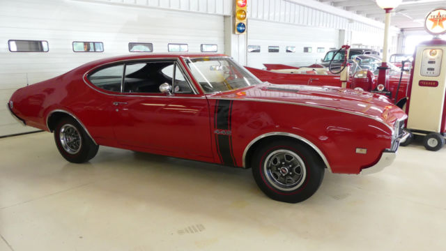 1968 Oldsmobile 442 Holiday Coupe - photo 2