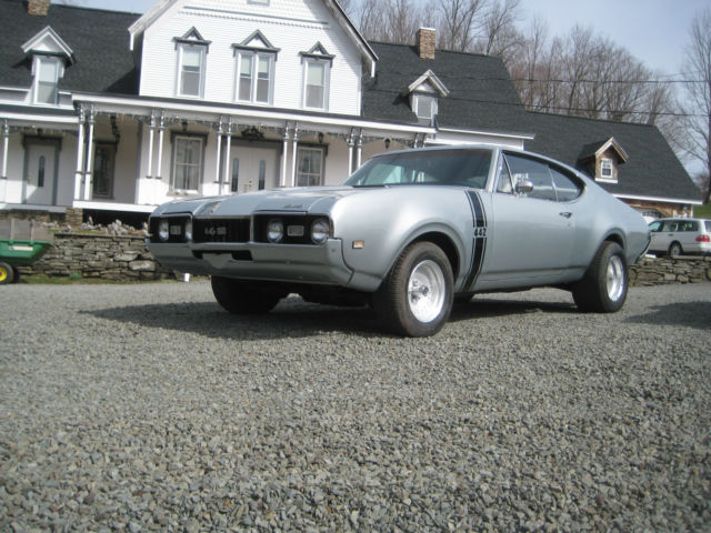 1968 OLDSMOBILE CUTLASS 442 CLONE 425 400HP. 400 10 BOLT POSI OLD SCHOOL HOT ROD 1968 Oldsmobile 442 CLONE