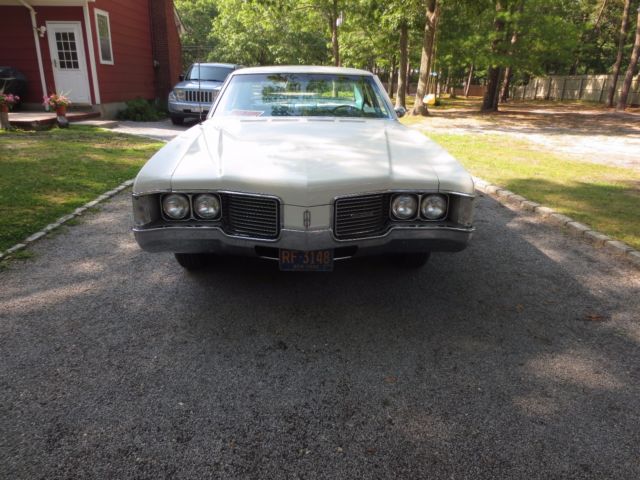 1968 Oldsmobile Delta 88 Town Sedan 1968 Oldsmobile Eighty-Eight Delta 88