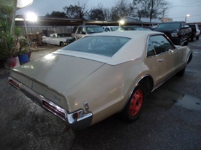 1968 Oldsmobile Tornado 2 Door Hard Top - photo 10