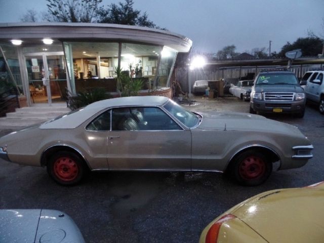 1968 Oldsmobile Tornado 2 Door Hard Top - photo 9