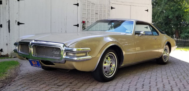 1968 Oldsmobile Toronado Deluxe - photo 2
