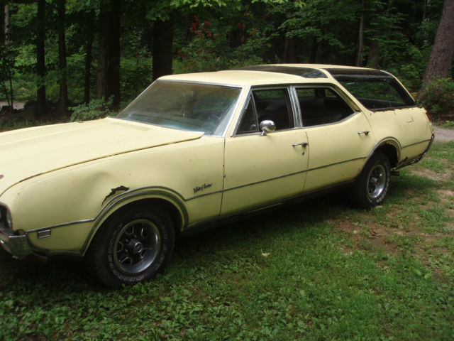 1968 Oldsmobile Vista Cruiser 3rd Row Seating 1968 Oldsmobile Vista Cruiser