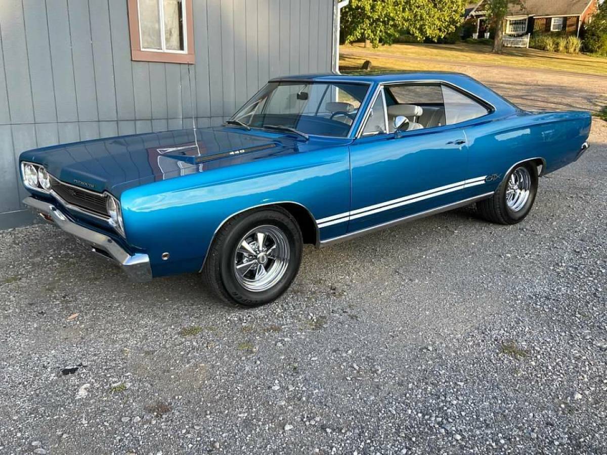 1968 Plymouth GTX 440, 4-speed, Dana,Track Pak car, numbers matching, 70k miles! 1968 Plymouth GTX