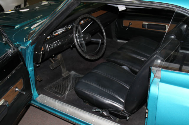 1968 Plymouth GTX 2 door hard top - photo 2