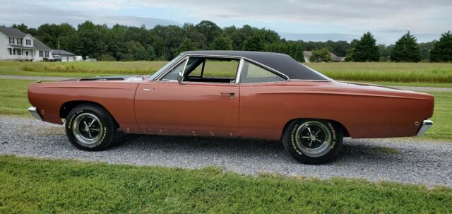 1968 Plymouth Road Runner 383 - 4 Speed - Turbine Bronze - H Code High Perf. 1968 Plymouth Road Runner