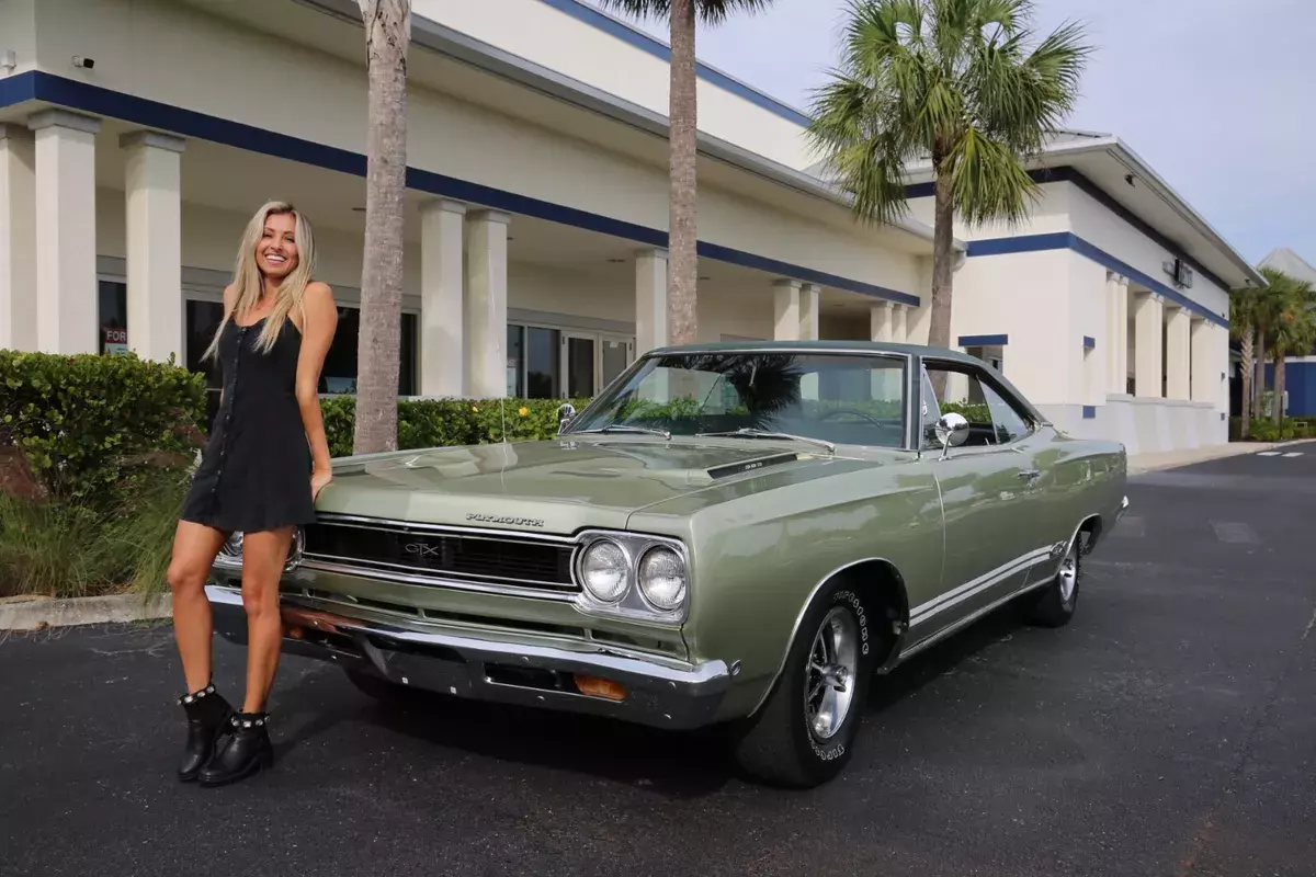 1968 Plymouth Sport 383 # Matching Bucket seats Console 1968 Plymouth Satellite