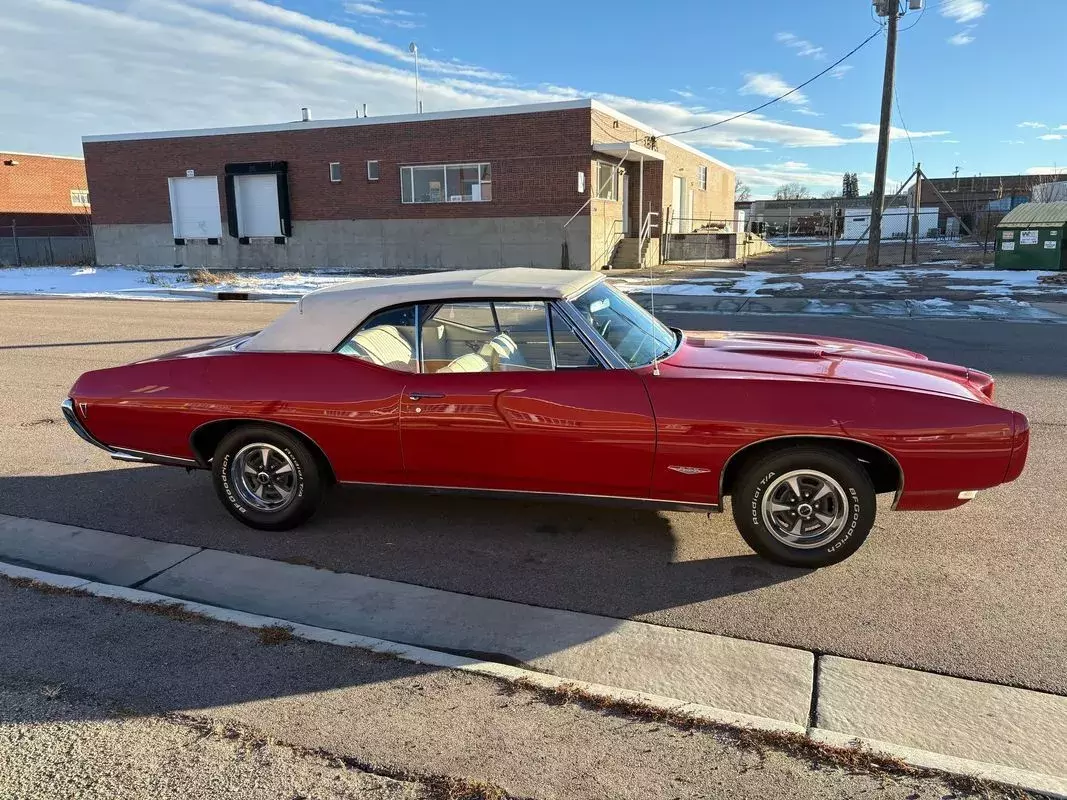1968 Pontiac GTO 4-speed and cold A/C - photo 12