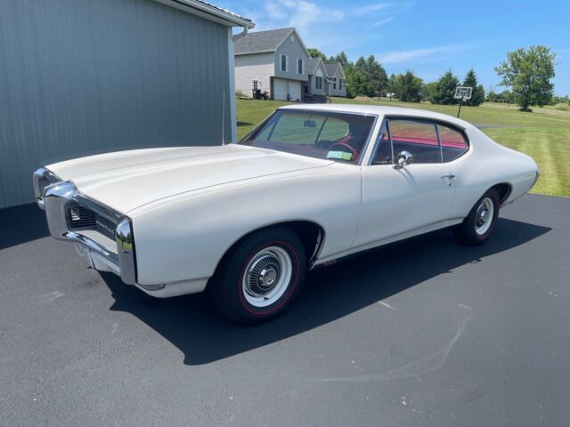 1968 Pontiac Le Mans Coupe White RWD Automatic 1968 Pontiac Le Mans