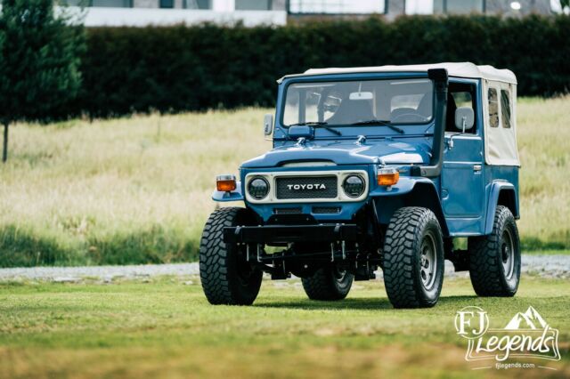1968 Toyota FJ40 Land Cruiser - 5 spd man - power steering - ac and heater. 1968 Toyota Land Cruiser FJ40