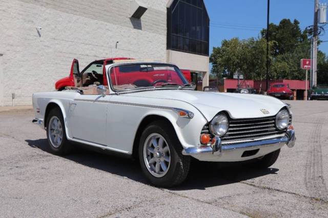 1968 Triumph TR250 39950 Miles White Convertible I6 2.5L Manual 4-Speed 1968 Triumph TR250 --