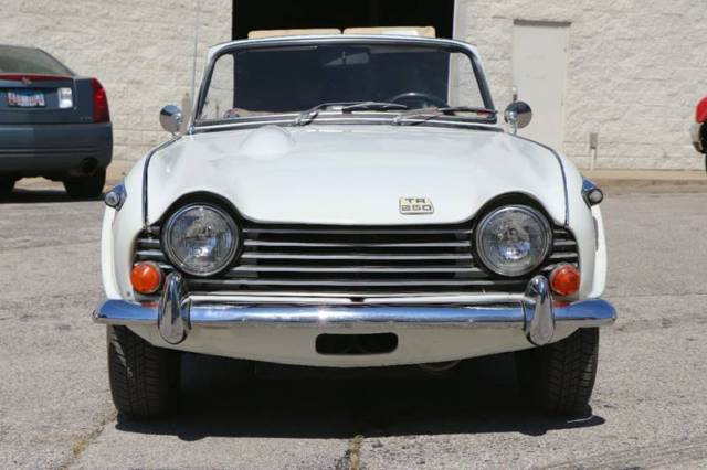1968 Triumph TR250 -- - photo 2