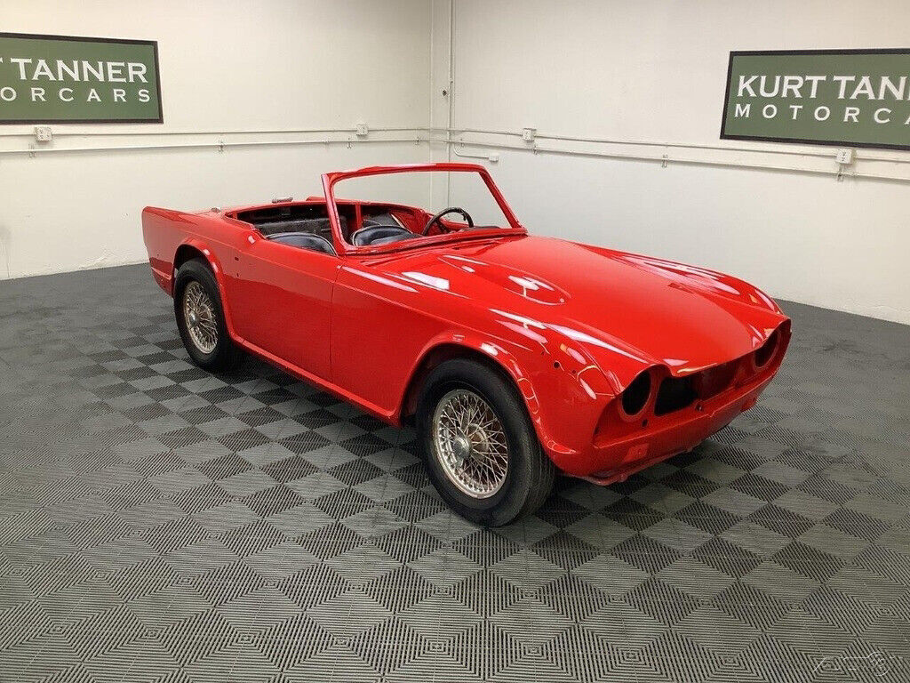 1968 TRIUMPH TR250. 4-SPEED OVERDRIVE, WIRES. FRESH MECHANICALS, NNEDS FINISHING 1968 Triumph TR250 1968 TRIUMPH TR250. OVER 20K IN RECEIPTS.
