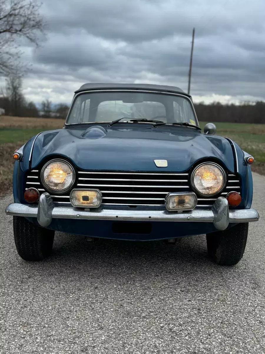 1968 Triumph TR250 Convertible Blue 1968 Triumph TR250