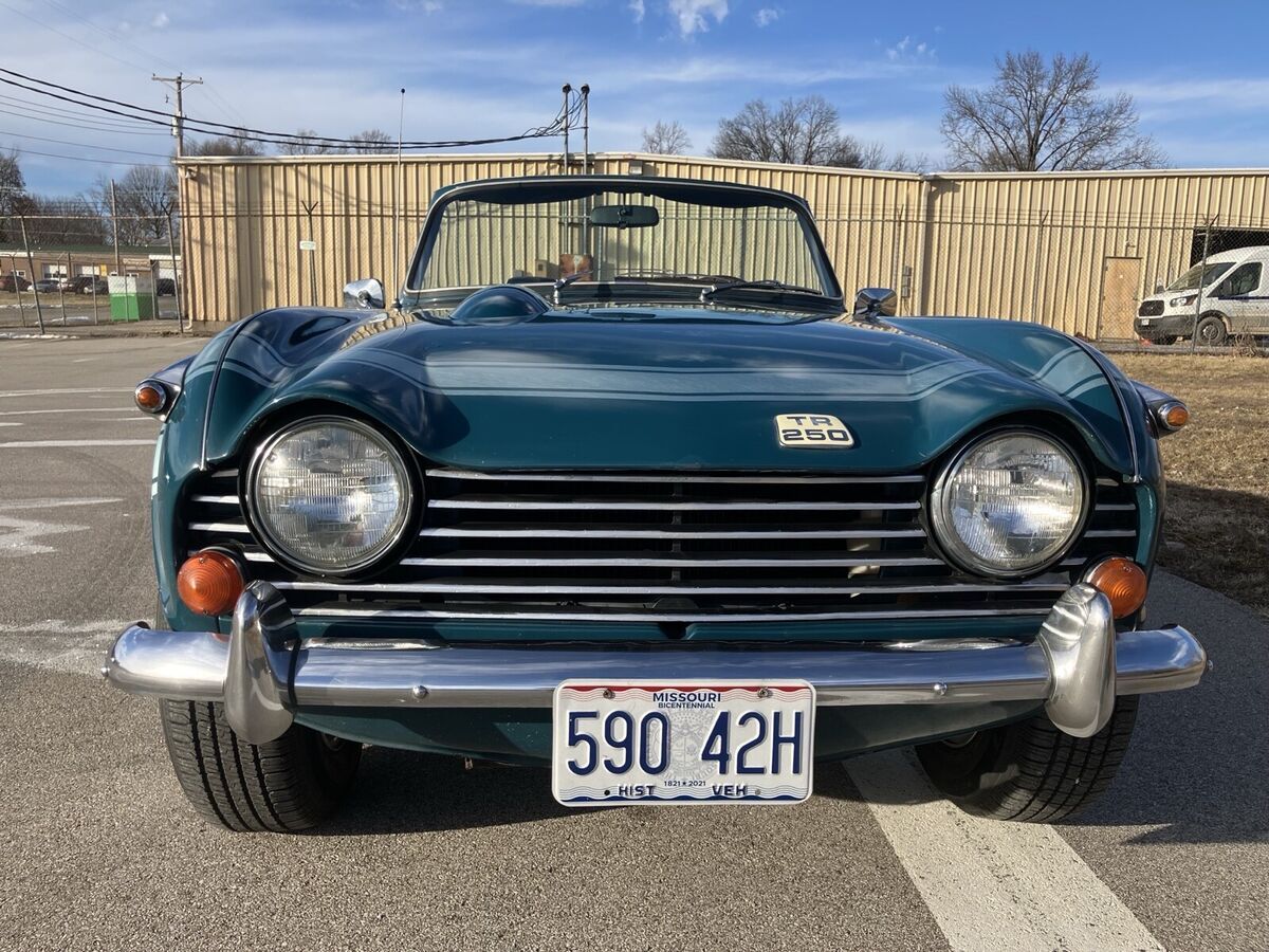 1968 Triumph TR250 Valencia - photo 10