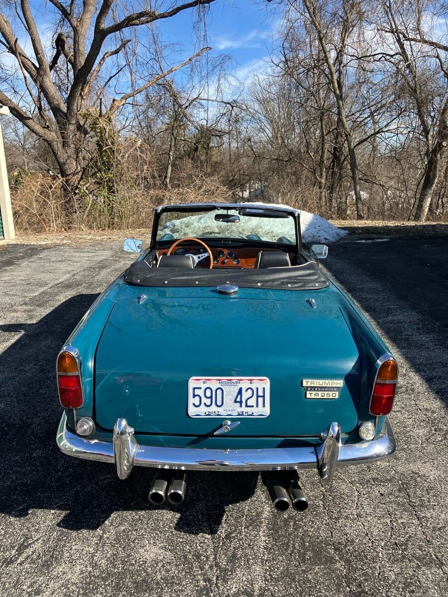 1968 Triumph TR250 Valencia - photo 13