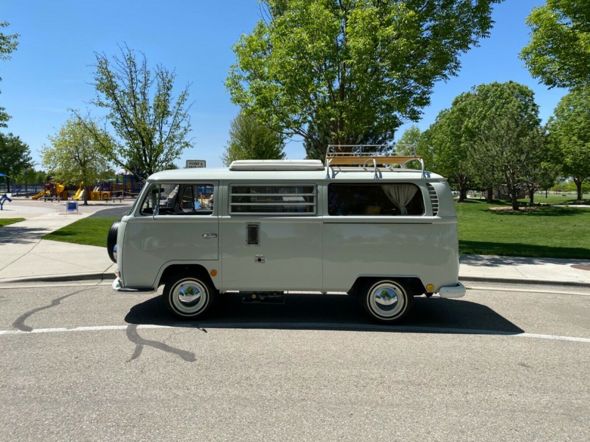 1968 Volkswagen Bus Camper van 1968 Volkswagen Bus/Vanagon