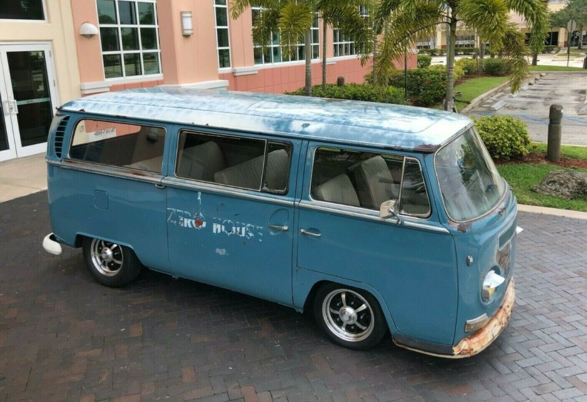 1968 Volkswagen Bus/Vanagon Deluxe •NO RESERVE• 1968 Volkswagen Bus/Vanagon Deluxe