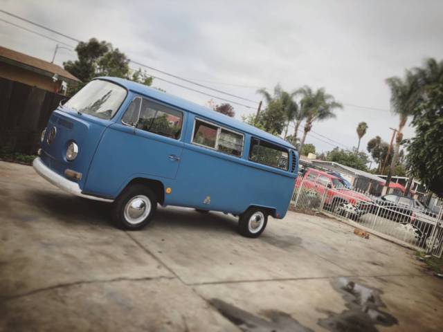 1968 VW Bus ( Sundial Camper Model ) 1968 Volkswagen Bus/Vanagon