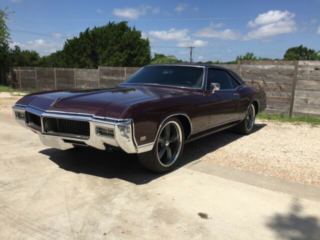 1968 Buick Riviera Maroon