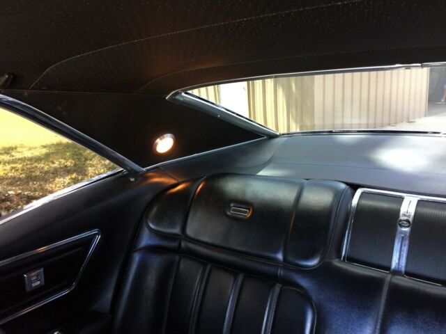 1968 Buick Riviera Maroon - photo 10