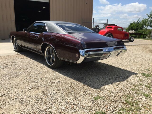 1968 Buick Riviera Maroon - photo 3