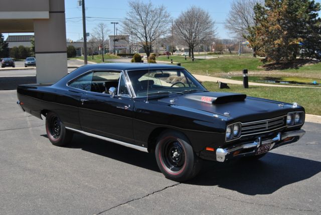 1969 Plymouth Road Runner road runner