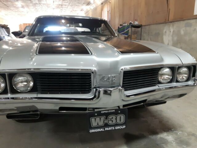 1969 Oldsmobile 442 - photo 2