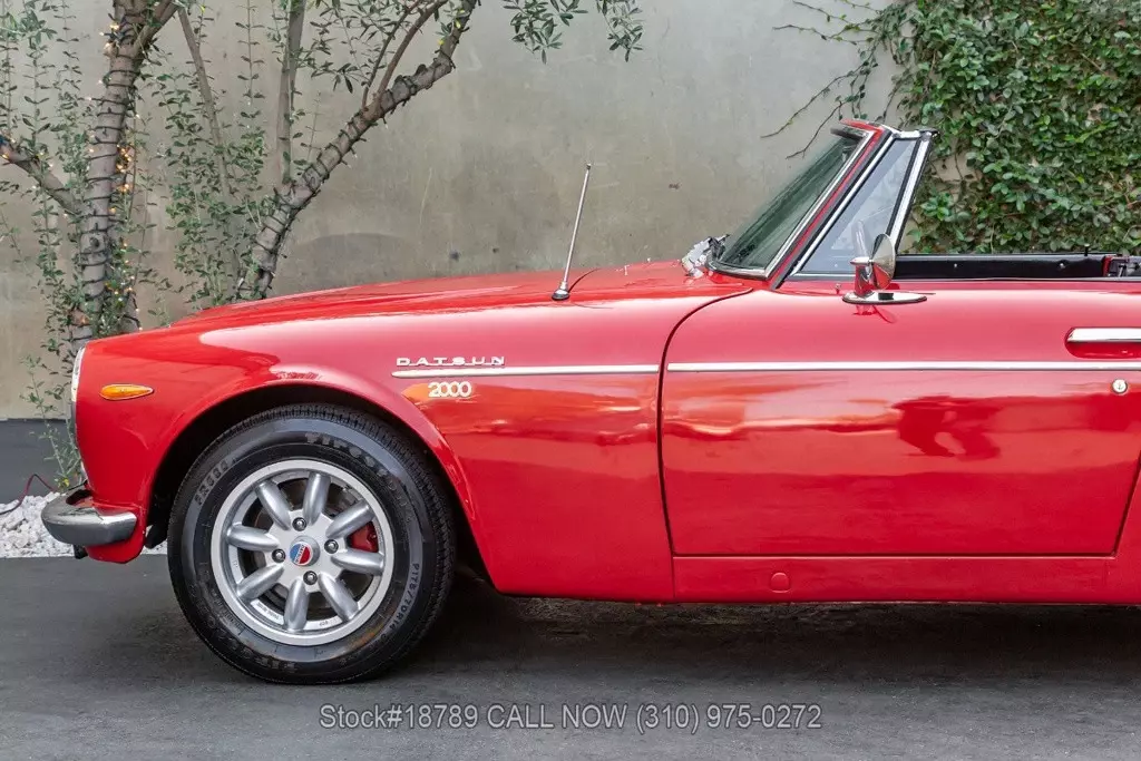 1969 Datsun 2000 Roadster 5-Speed - photo 12