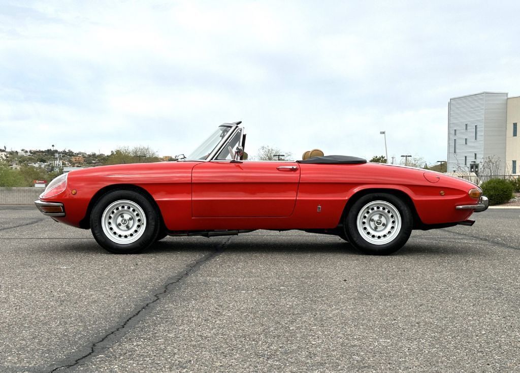 1969 Alfa Romeo 1750 Spider Veloce Round Tail - photo 4