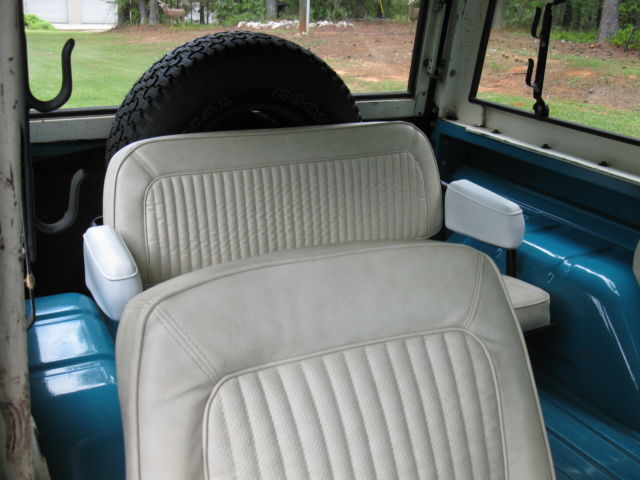 1969 Ford Bronco 2 Door Wagon with tailgate and liftgate - photo 6