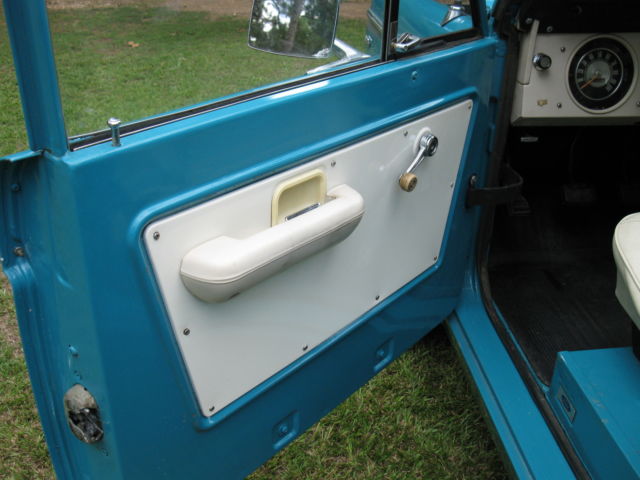 1969 Ford Bronco 2 Door Wagon with tailgate and liftgate - photo 9