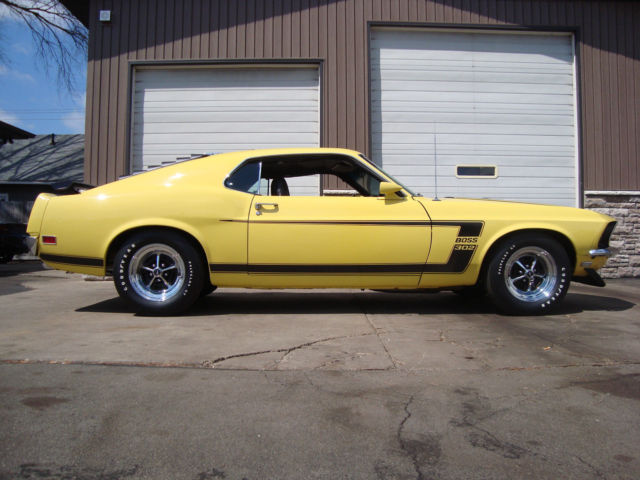 1969 Boss 302 Concours Trailered Judged Very Rare / 1970 Factory Rear Quarters 1969 Ford Mustang