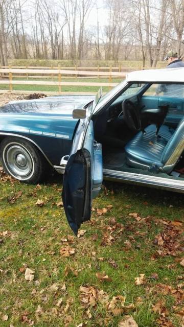 1969 Buick Electra Blue with white top - photo 10