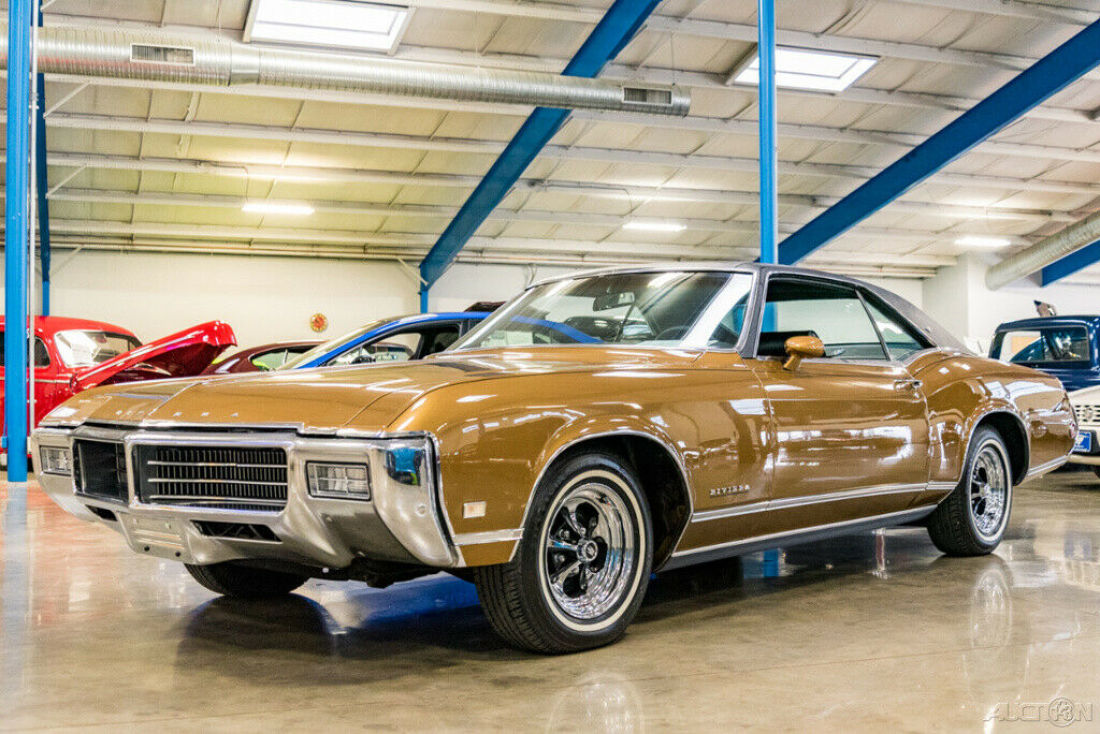 1969 Buick Riviera 2dr Coupe - photo 2