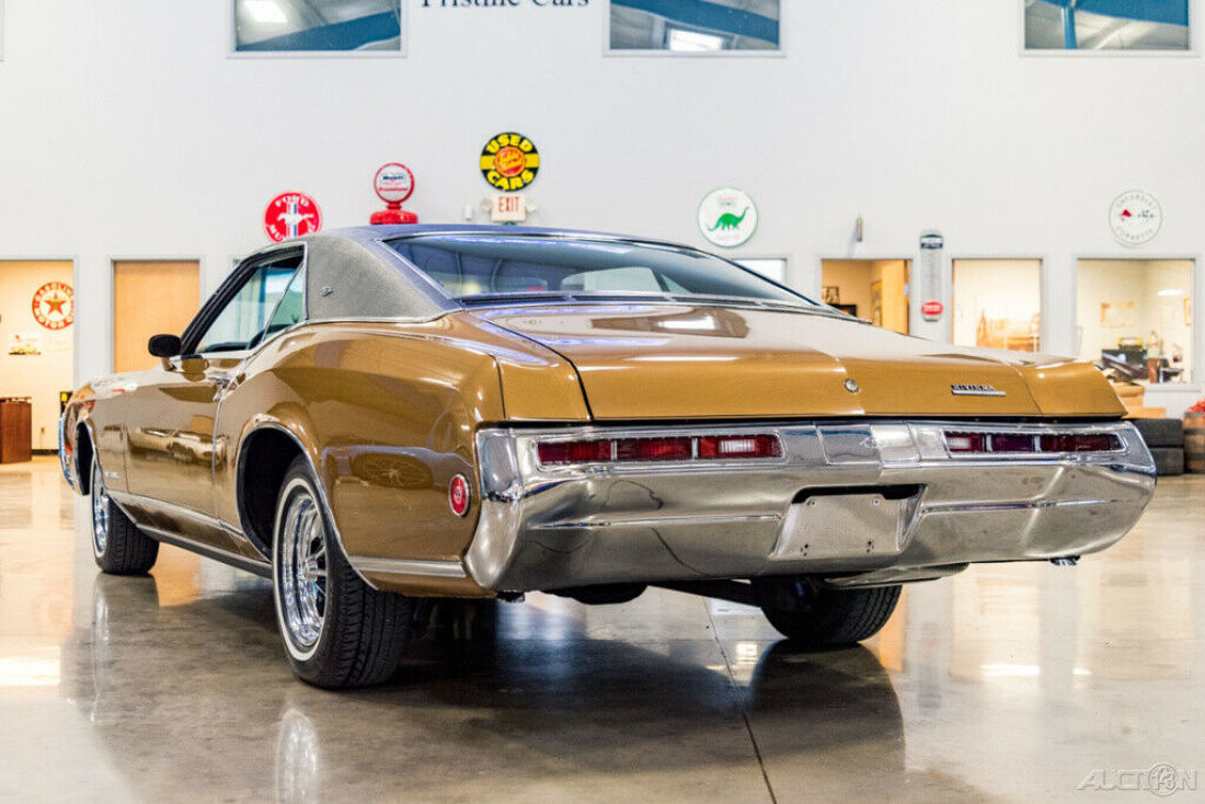 1969 Buick Riviera 2dr Coupe - photo 4