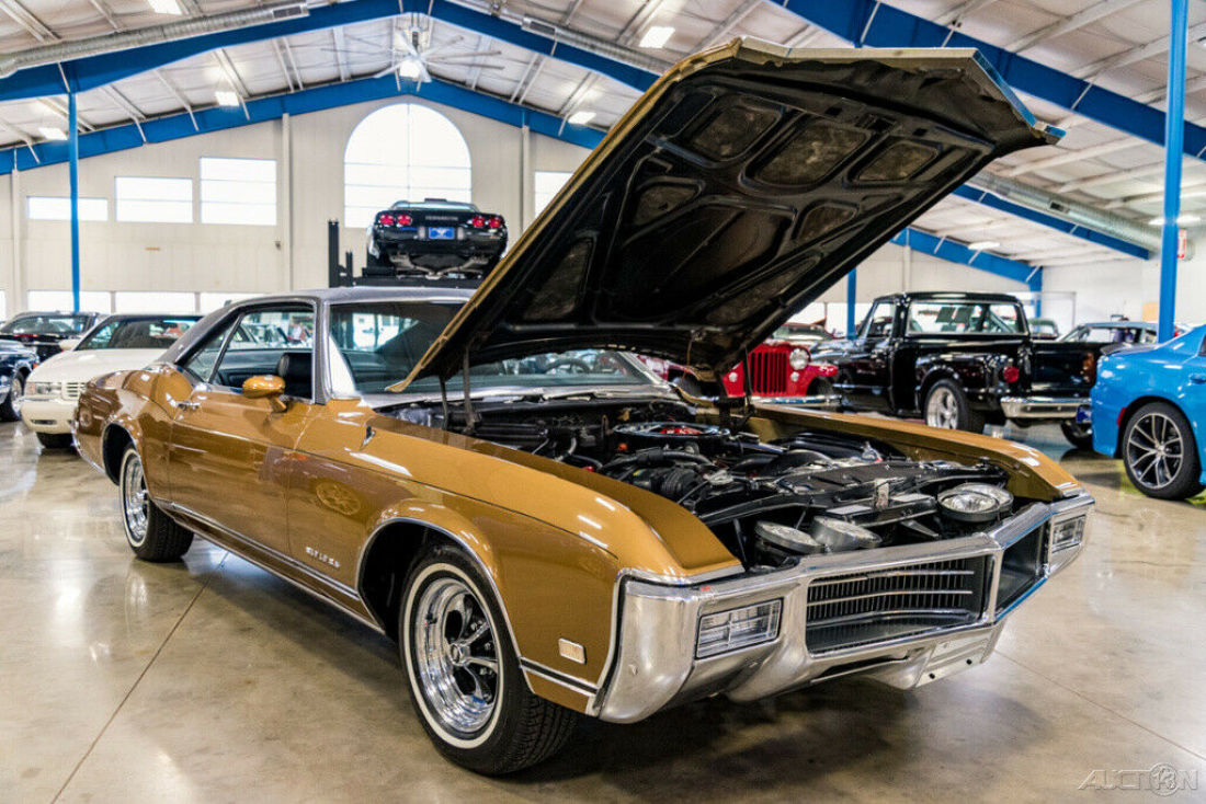 1969 Buick Riviera 2dr Coupe - photo 9