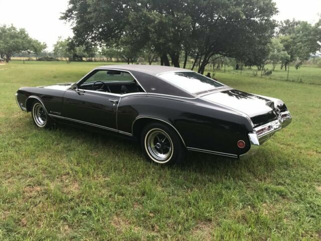 1969 Buick Riviera GS, 430 V8, Auto, A/C, PS, PB, Tilt - photo 2