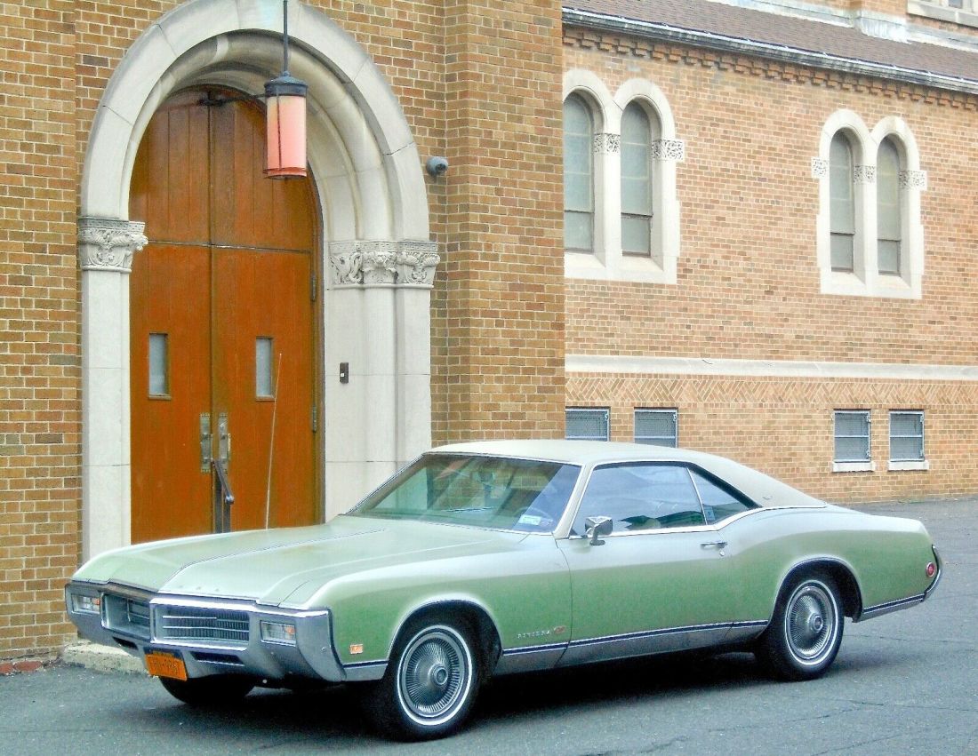 1969 Buick Riviera GS - photo 2