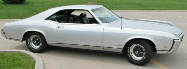 1969 Buick Riviera - photo 2