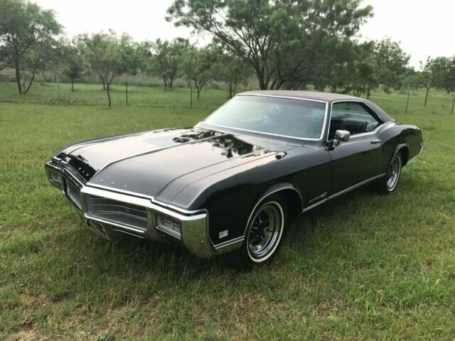 1969 Buick Riviera Hardtop 430 V8 new paint chrome loaded