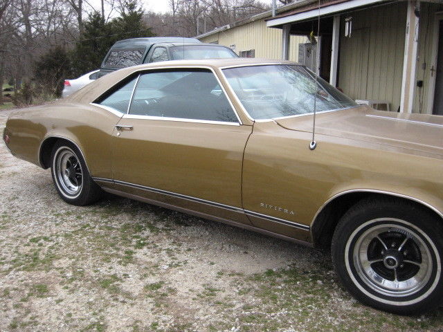 1969 Buick Riviera Base Hardtop 2-Door - photo 2