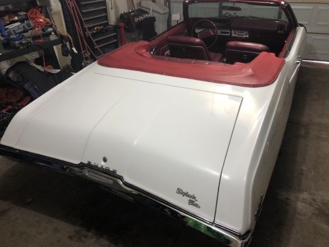 1969 Buick Skylark Convertible Custom 5.7L One owner. White with red interior. 1969 Buick Skylark Chrome