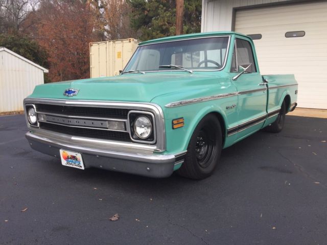 1969 C-10 SHORT BED FLEETSIDE. FULL TOTAL COST INVOLVED COIL- OVER SUSPENSION 1969 Chevrolet C-10