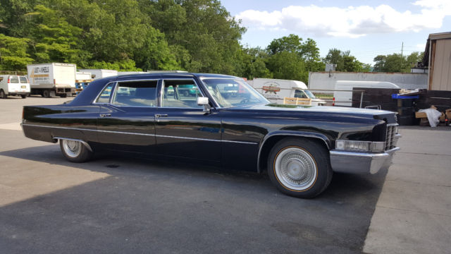 1969 Cadillac Fleetwood Series 75 (sedan)